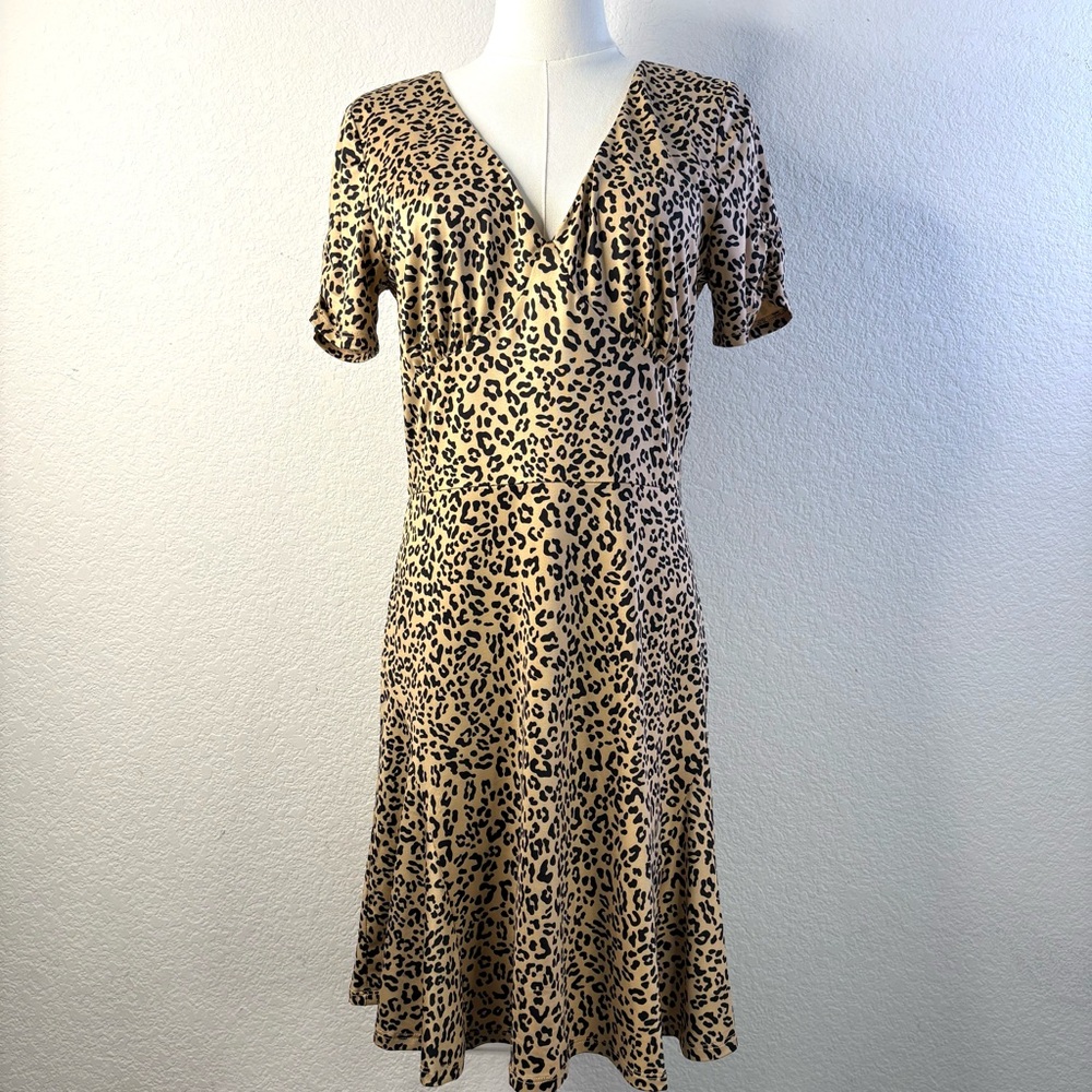 Bebe Leopard Print V-Neck Fit & Flare Dress – Size M